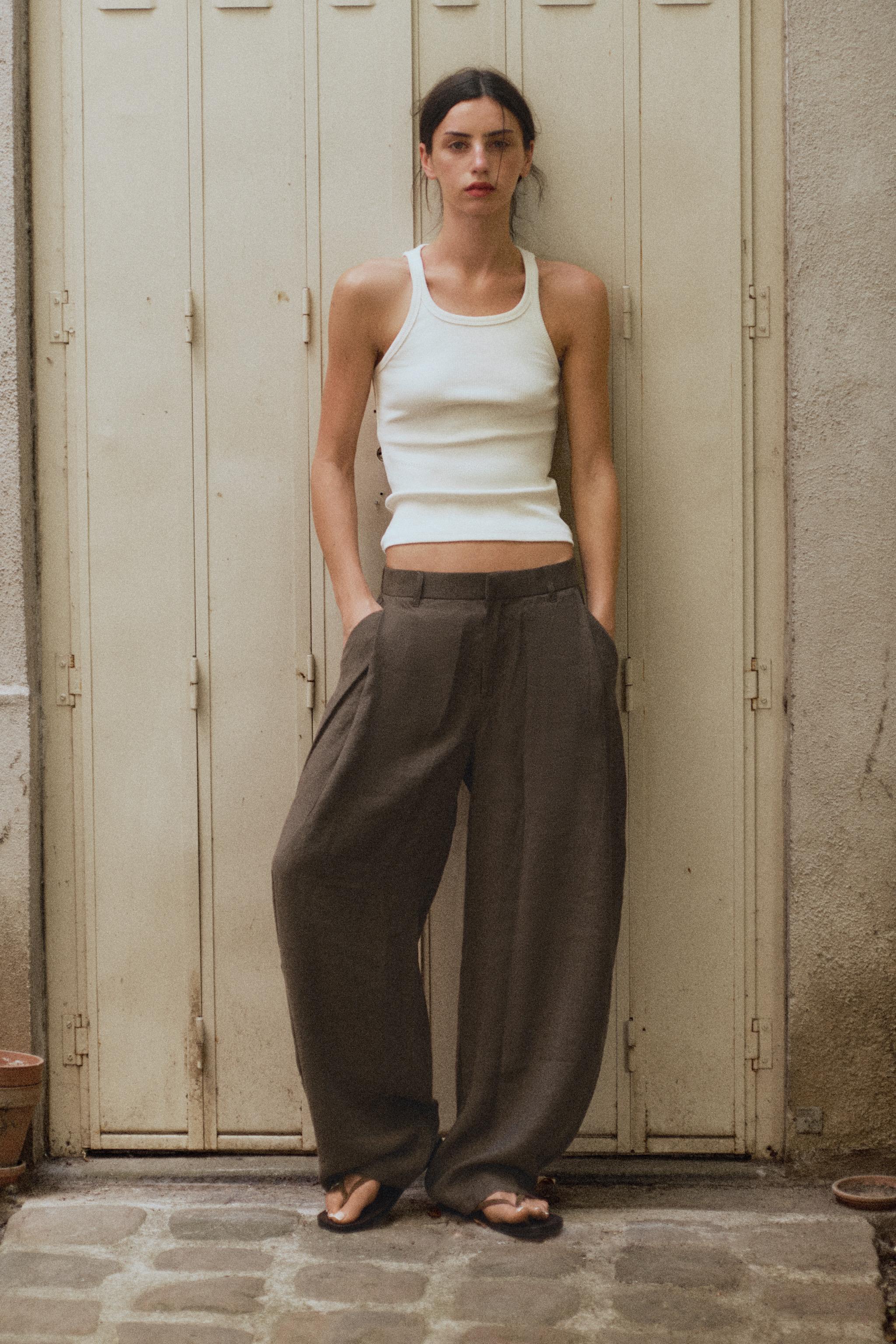 Pleated Flowing Trousers – Dark Brown