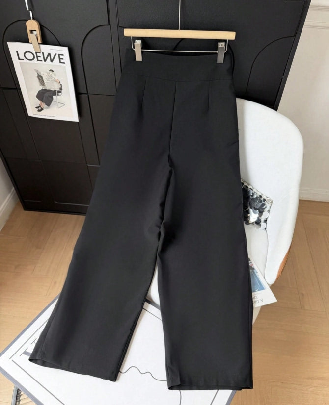 Black Pleated Wide-Leg Trousers